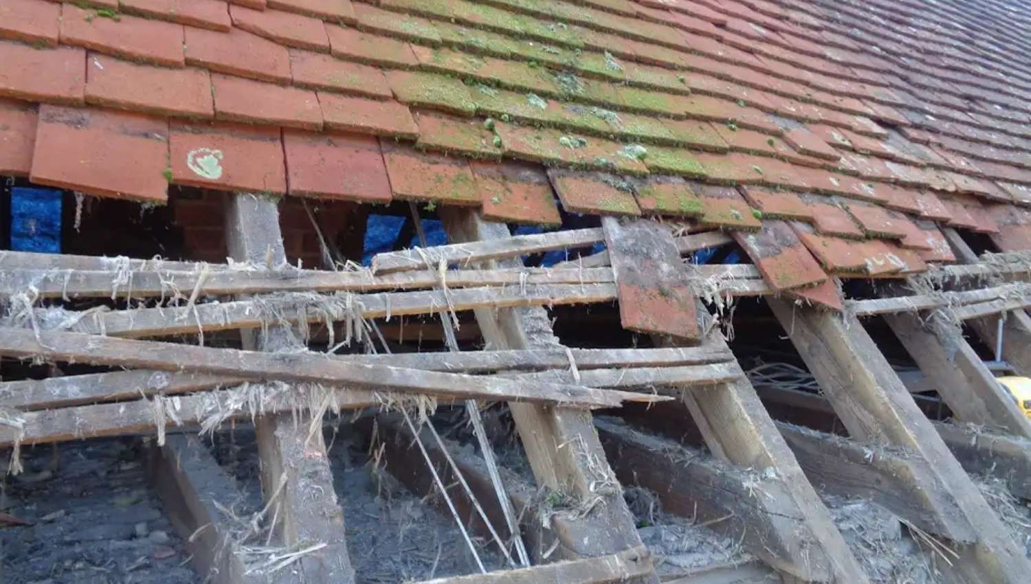 damaged roof image